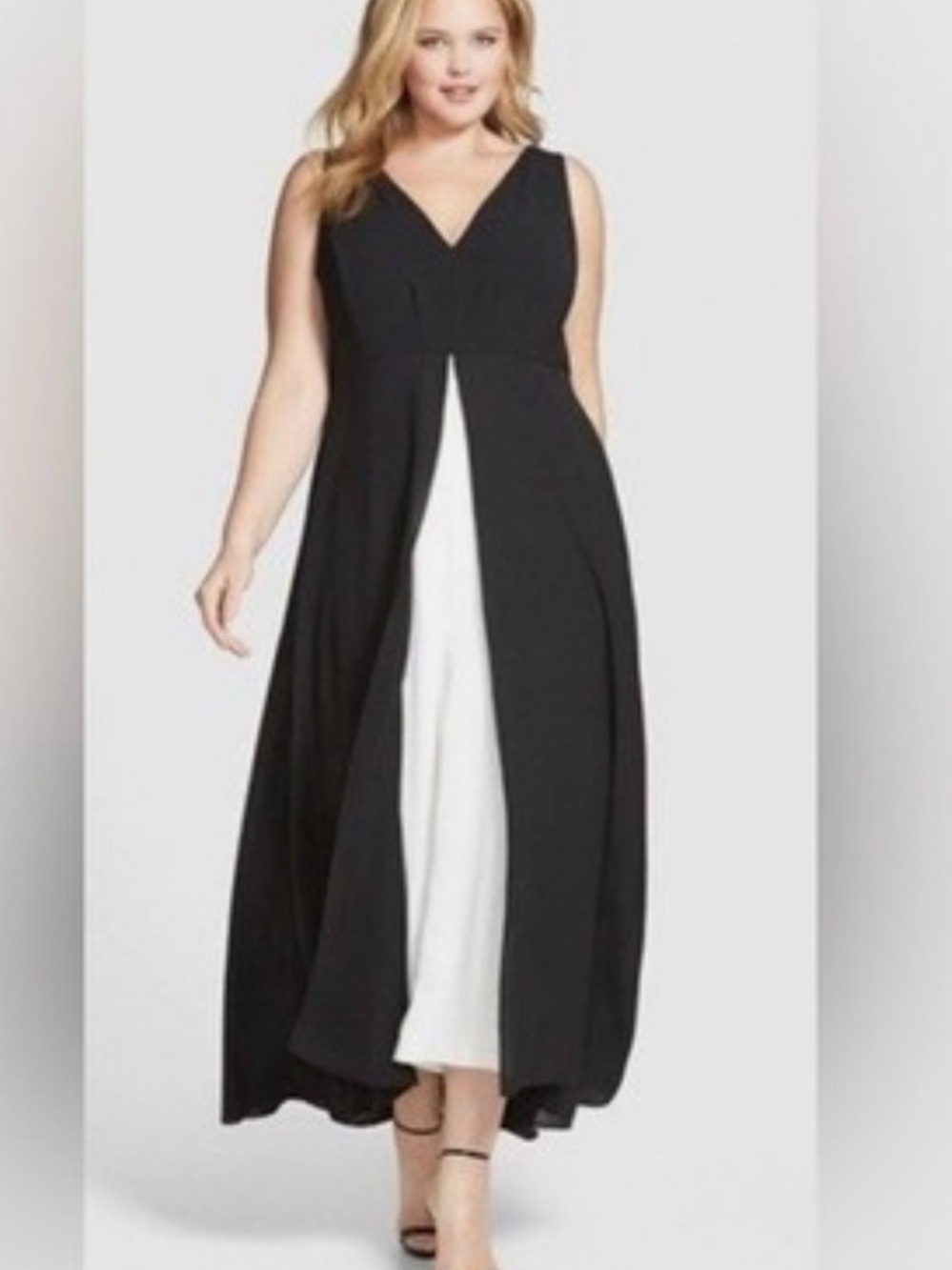 Adrianna Papell Black and White V-Neck jumpsuit